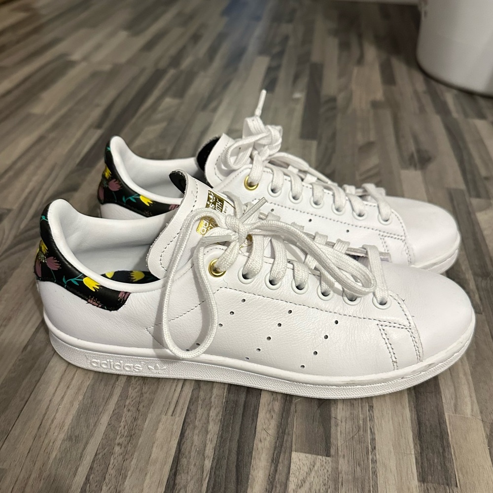 Adidas Stan Smith Floral Pattern EH2037 white, black, purple, gold, green detail